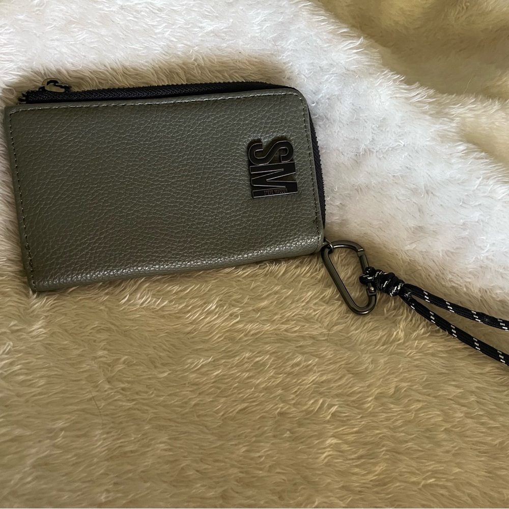 Steve Madden Bryle Wallet with Bungee Wristlet